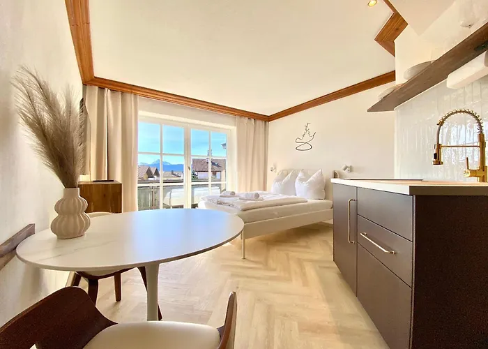 Appartamento Butler I Romantic 4two I Kueche I Balkon I Parken I Schlossblick